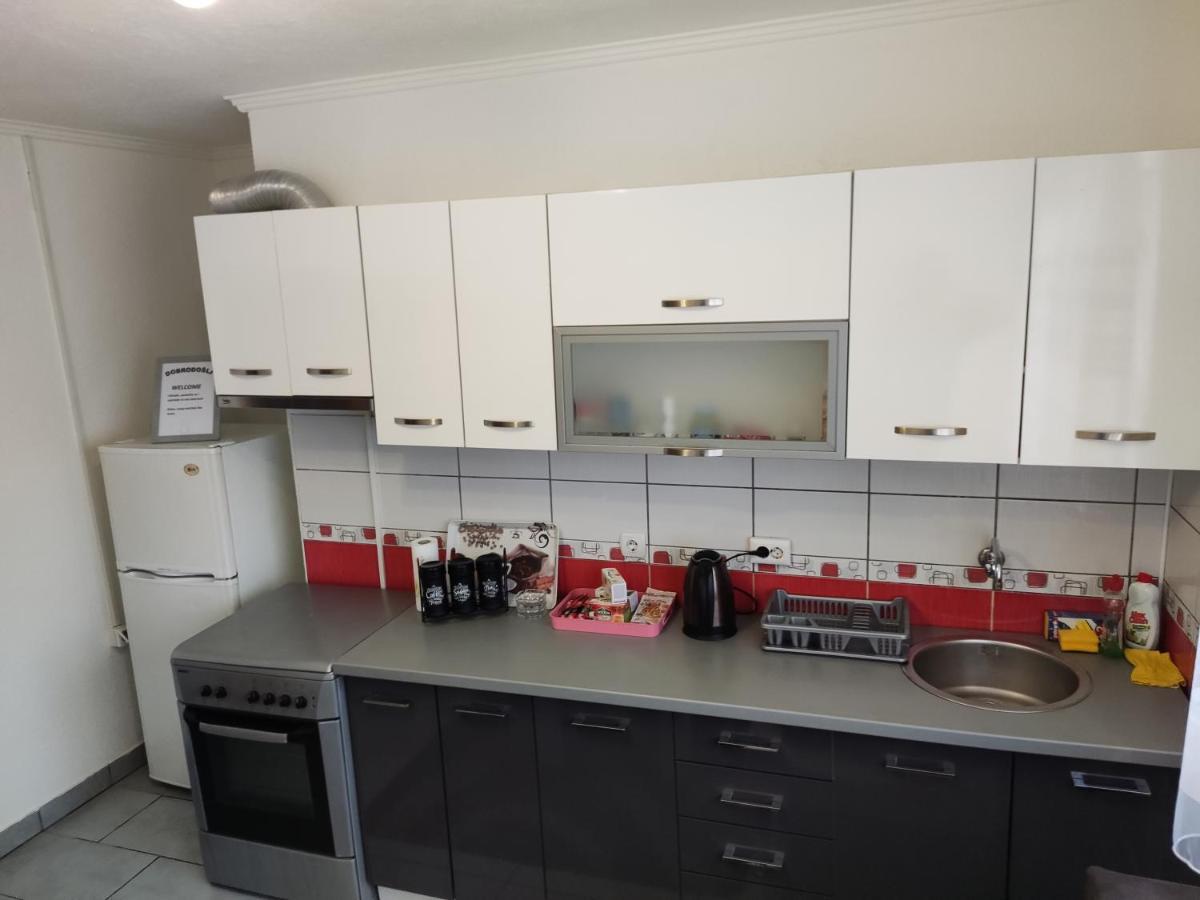 Apartmani Sarah Tuzla Eksteriør billede